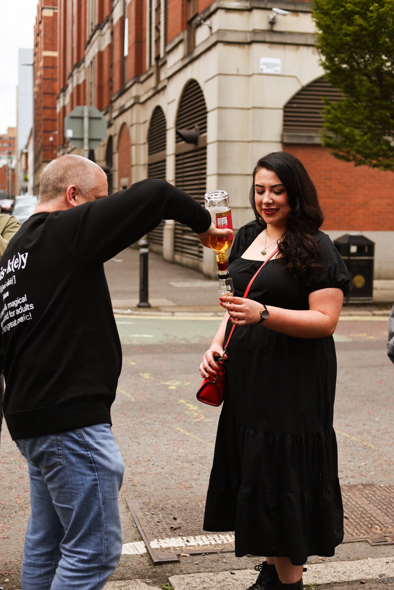 Elegant whiskey pour during the Belfast tour